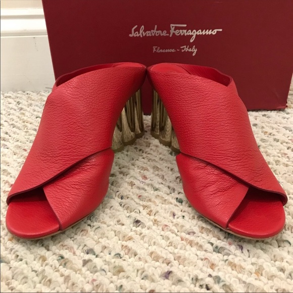 🆕 Salvatore Ferragamo lasa red leather sandals- 8 - Picture 2 of 7